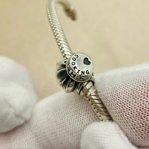 EUC Pandora 791500 Sterling Silver I Love Cooking Chef Hat Food Charm - Picture 11 of 14